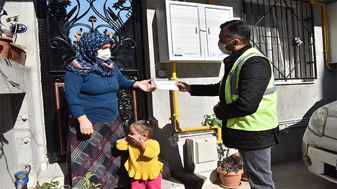 Bornova Belediyesi’nden yarım milyon maske