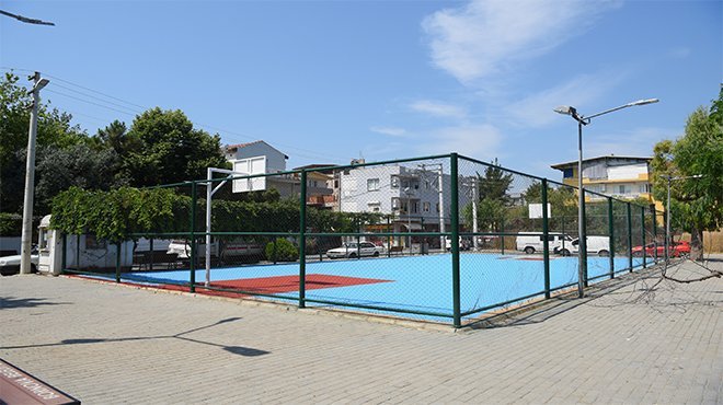 Bornova’da basketbol sahaları yenileniyor