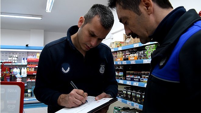 Bornova’da Corona fırsatçılarına geçit yok