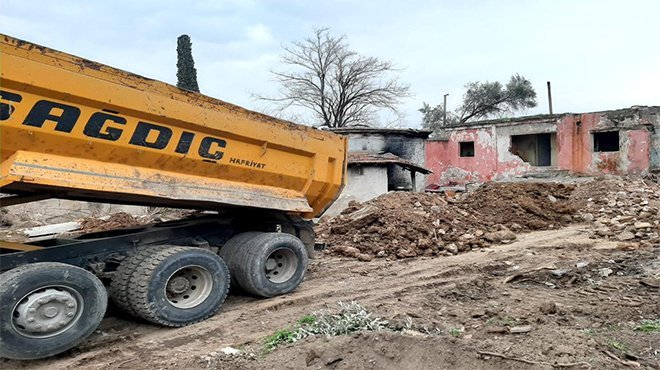 Bornova’da kaçak moloza geçit yok