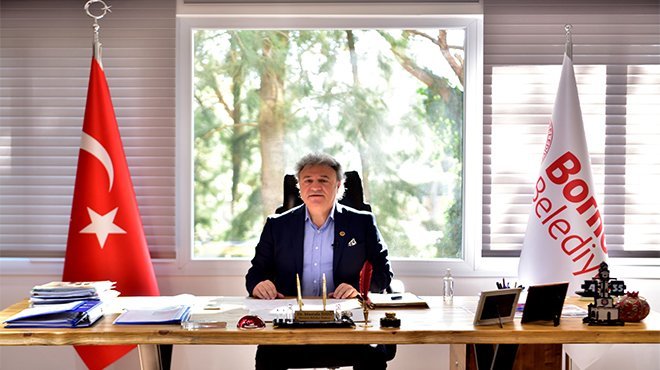 Bornova’nın dört bir yanında 7-24 temizlik ve ilaçlama