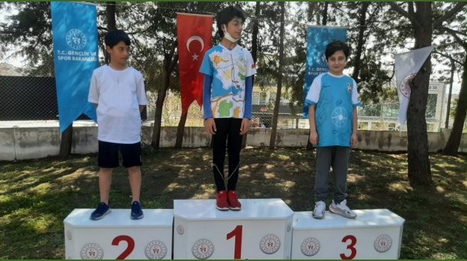 Bostanlıspor 4 branşta 12 madalya 2 kupa aldı