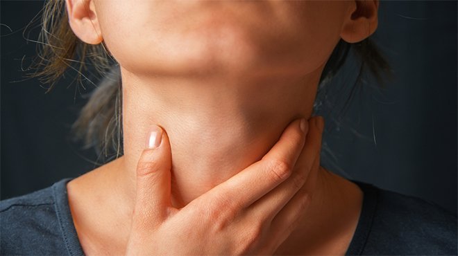 BOYNUNUZDAKİ KELEBEĞE DİKKAT