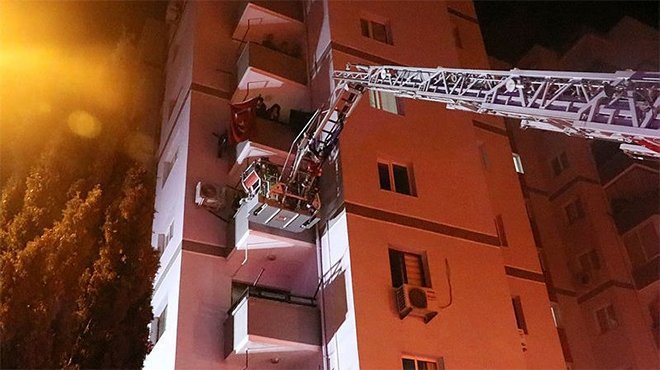 Buca'da apartman dairesinde yangın