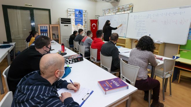 Buca'da EKPSS kurslarına büyük ilgi