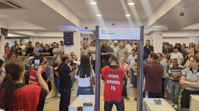 Buca’da ödeme krizi! İşçiler belediye içinde eylem yaptı