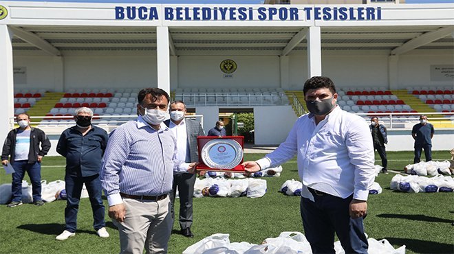 Buca’daki 17 kulübe 170 erzak paketi