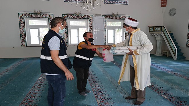 Buca’nın camileri gül kokuyor
