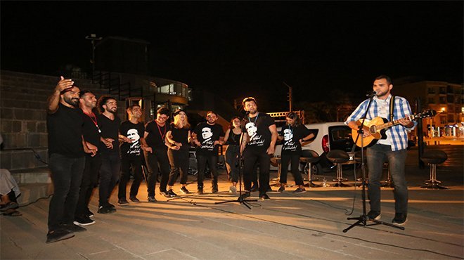 Bucalı tiyatroseverler buluştu