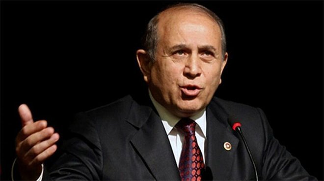 Burhan Kuzu hayatını kaybetti