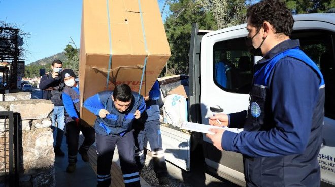 Büyükşehir Yağmur Mağdurlarının İhtiyaçlarını Karşılıyor
