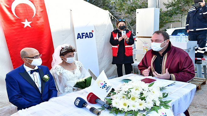 Çadır Kentte Depremzede Çifte Nikah