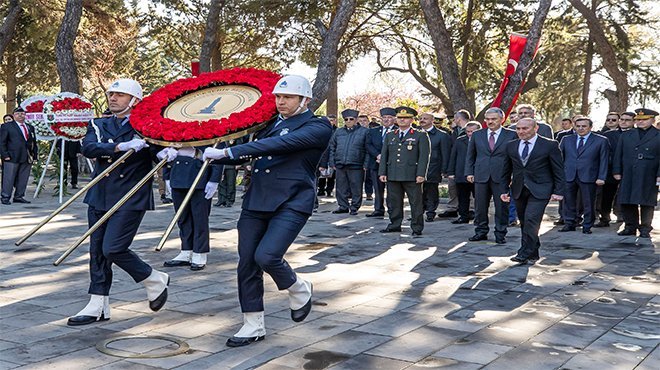 Çanakkale şehitleri için İzmir’de anma töreni