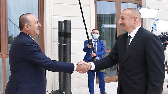  Çavuşoğlu Azerbaycan Cumhurbaşkanı Aliyev ile bir araya geldi