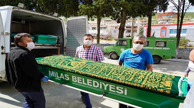 CENAZEYE BAŞKAN  SAHİP ÇIKTI
