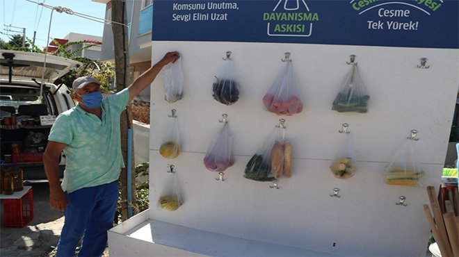 Çeşme Belediyesi’nden “Dayanışma Askısı”