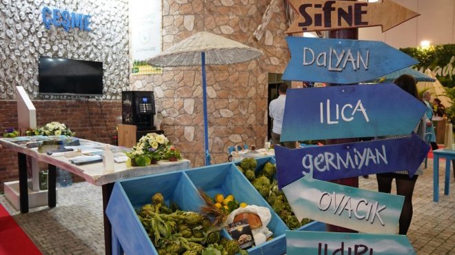 Çeşme’ye EMITT 2022’den ‘en iyi stant’ ödülü
