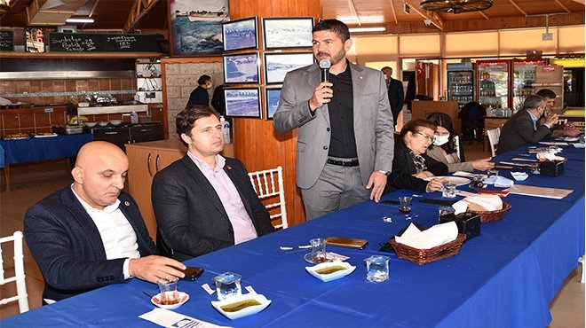 CHP İZMİR İL BAŞKANI YÜCEL İLE MİLLETVEKİLİ POLAT, FOÇA’YI ZİYARET ETTİ