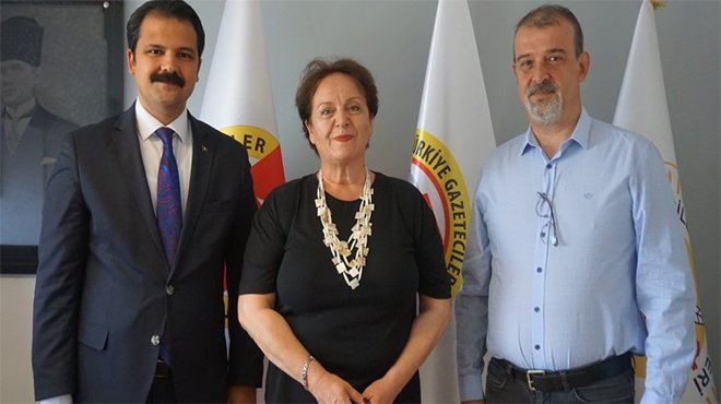 CHP'Lİ GRUŞÇU İZMİR GAZETECİLER CEMİYETİ'Nİ ZİYARET ETTİ