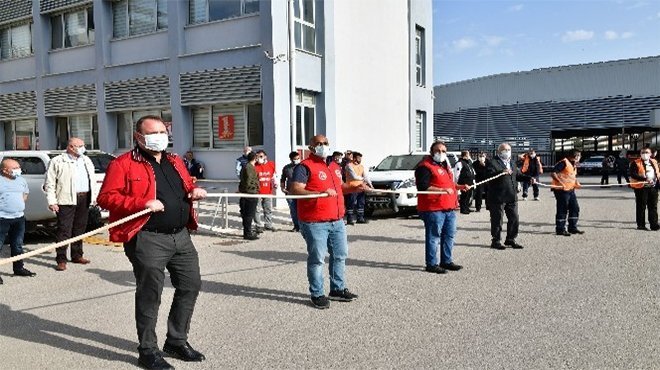 Çiğli Belediyesi çalışanları 1 Mayıs'ı erken kutladı