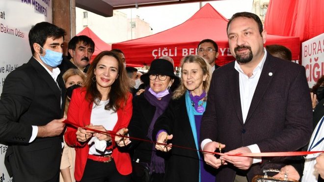 Çiğli Belediyesi’nden Kadınlara 8 Mart sürprizi
