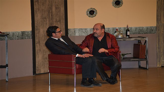 Çiğli’de “Karmakarışık” Oyununa Büyük İlgi