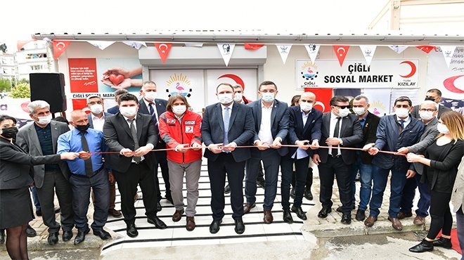 Çiğli’de Sosyal Market Hizmete Açıldı
