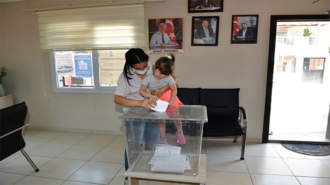 Çiğli’de Vatandaş Sandığa Gidiyor