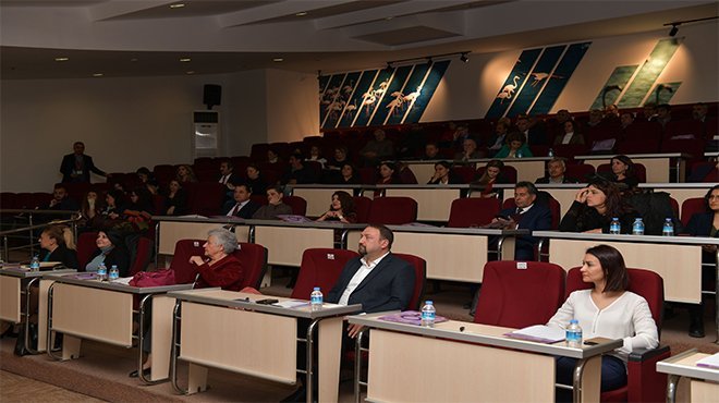  Çiğli'de yöneticiler, kadınlar için bir araya geldi