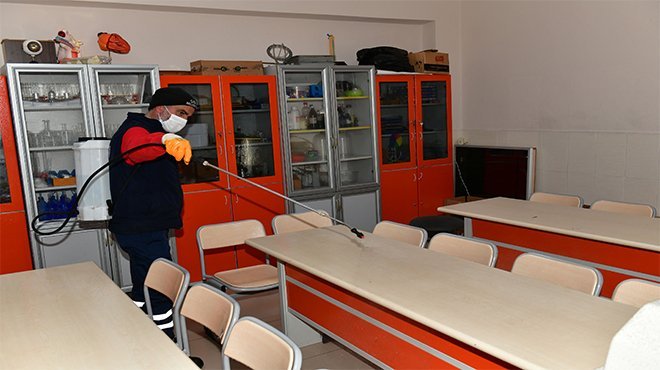 Çiğli’de Yüz Yüze Eğitim İçin Dezenfekte Çalışmaları Sürüyor