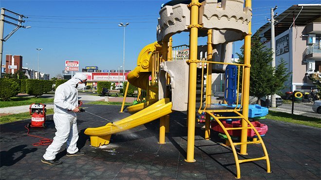 Çiğli’deki Parklara korona önlemi