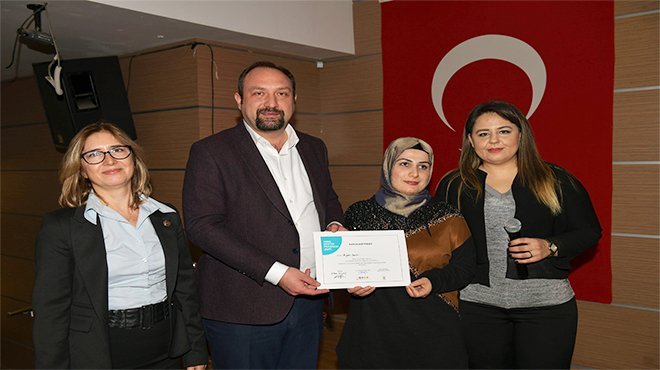 ÇİĞLİLİ KADINLAR SERTİFİKALARINI ALDI