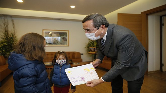 Çocuklar istiyor, Başkan Batur yapıyor