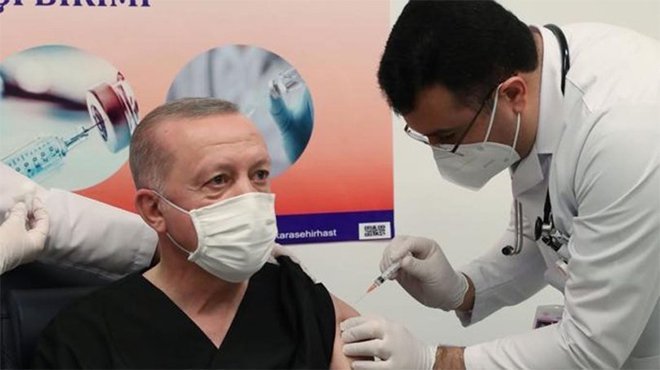 Cumhurbaşkanı Erdoğan Covid-19 aşısının ikinci dozunu yaptırdı