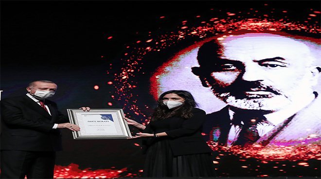 Cumhurbaşkanı Erdoğan: İstiklal Marşımız etrafında kenetlenmeliyiz
