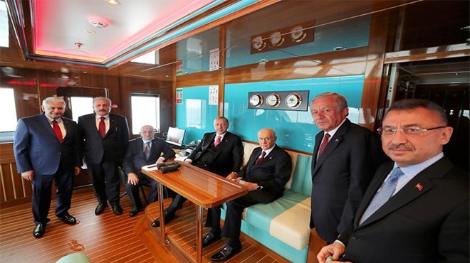 Cumhurbaşkanı Erdoğan ve Bahçeli Demokrasi ve Özgürlükler Adası'nı gezdi