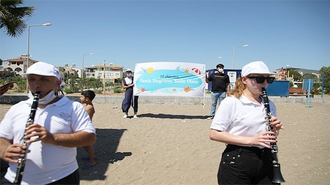 Deniz Bayramı'nda Plajda Bando Konseri