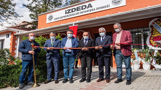 Depremzedeler İZDEDA çatısı altında örgütlendi