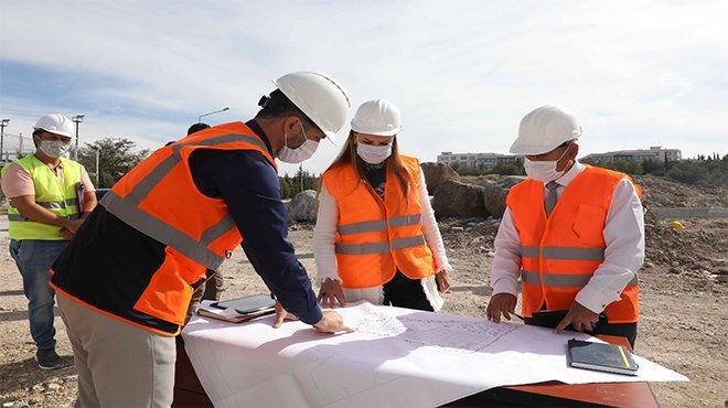 DEÜ TINAZTEPE YARI OLİMPİK YÜZME HAVUZU TAMAMLANIYOR