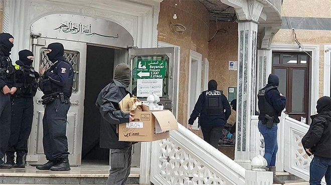 Dışişleri Bakanlığı, Berlin'de camiye düzenlenen polis baskınını kınadı