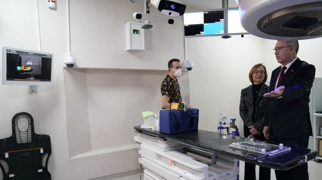 Ege Radyasyon Onkolojisine Türkiye’de ilk kez kullanılan en yeni teknoloji