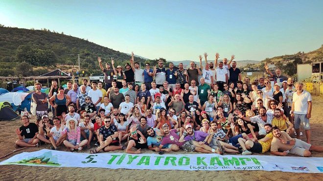 EGE TİYATROLAR BİRLİĞİ 6.KEZ TİYATRO KAMPINDA...