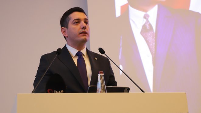 EGİAD GENEL KURULU YAPILDI; YELKENBİÇER GÜVEN TAZELEDİ...