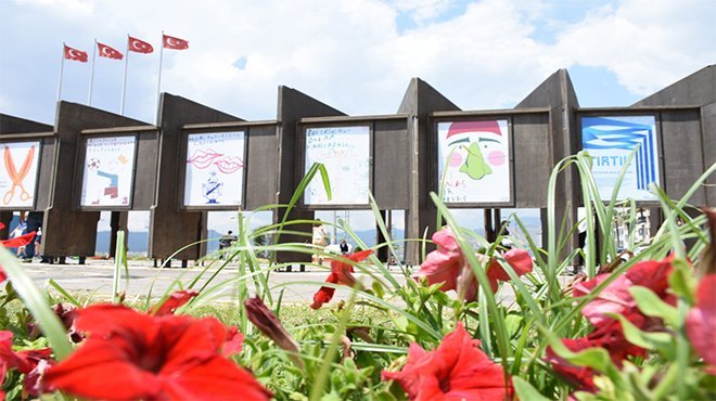 Emre Duygu Tiyatro Afişleri Sergisi açıldı