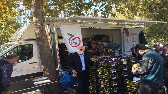 Esnaf afetzedelere yardımına koşuyor