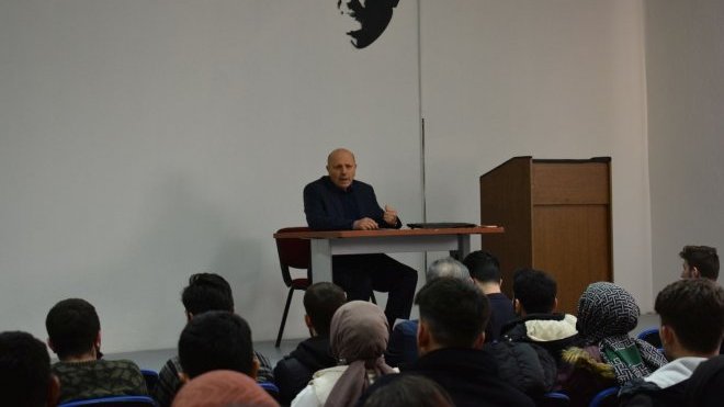 Prof. Savaş: 'İslam'da kadın erkek arasında fark yok...'