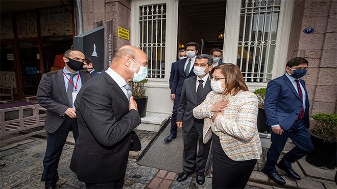 Fatma Şahin, Tunç Soyer'i ziyaret etti