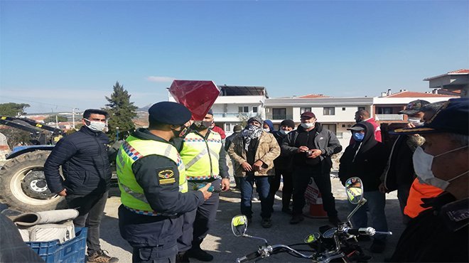 FOÇA JANDARMADAN ÇİFTÇİLERE GÜVENLİ TRAKTÖR KULLANIMI EĞİTİMİ