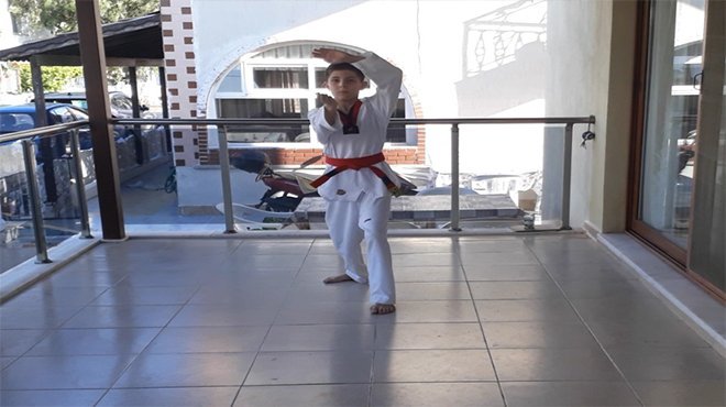 FOÇALI TAEKWONDOCULAR, POOMSAE TURNUVASINDA BAŞARILAR KAZANDI