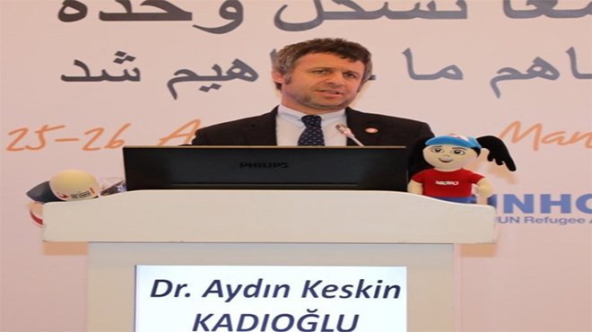 G.İ.İ.D.B Dr. Kadıoğlu, kürsüde kalp krizi geçirdi 
